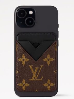 Louis Vuitton Magnetic Card Holder